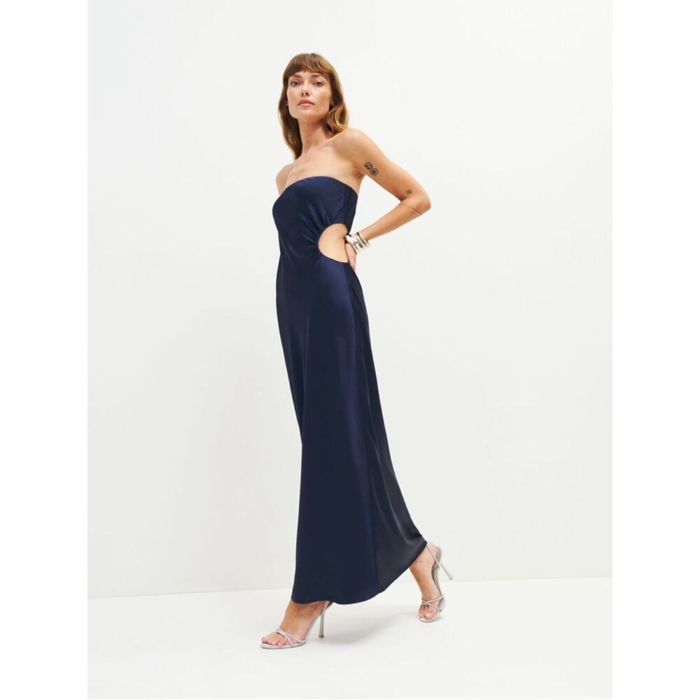 Elegant Navy Satin Strapless Dress